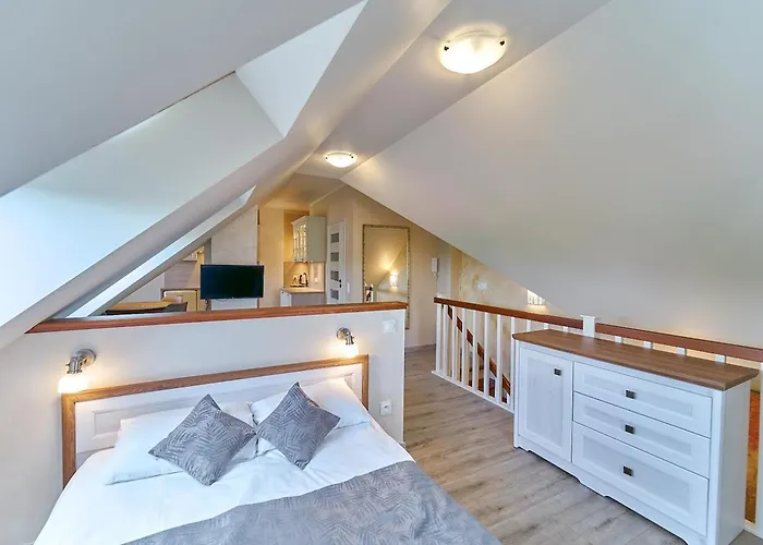 Laguna Lesna 25 Retro Przy Parku Zdrojowym ポラニツァ・ズドゥルイ