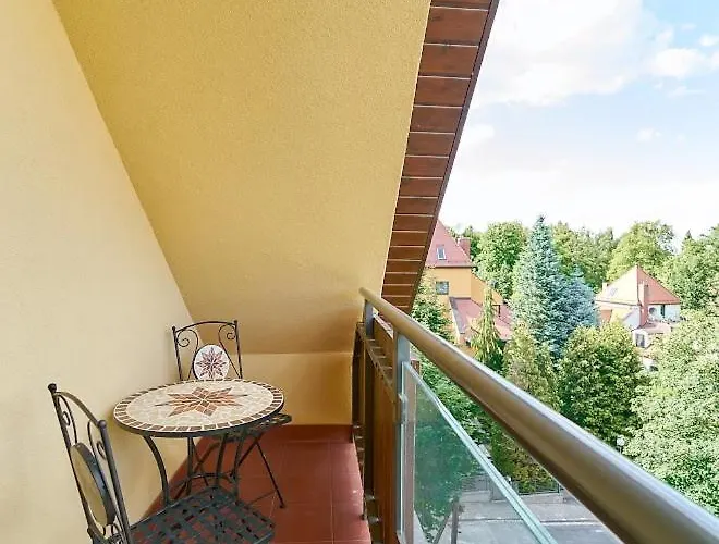 Laguna Lesna 25 Retro Przy Parku Zdrojowym アパート